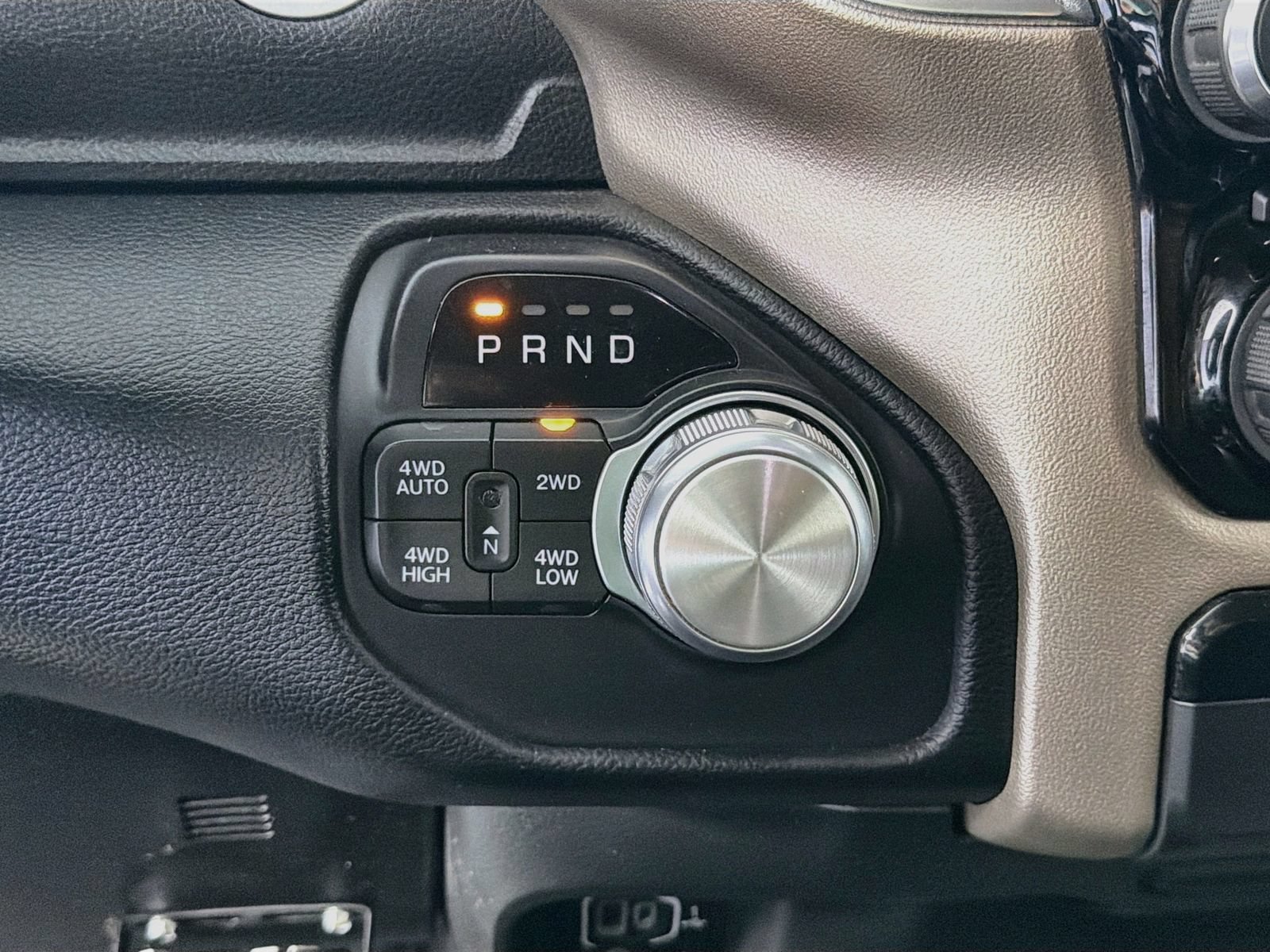 Used 2019 RAM 1500 Laramie AWD/4WD image 17