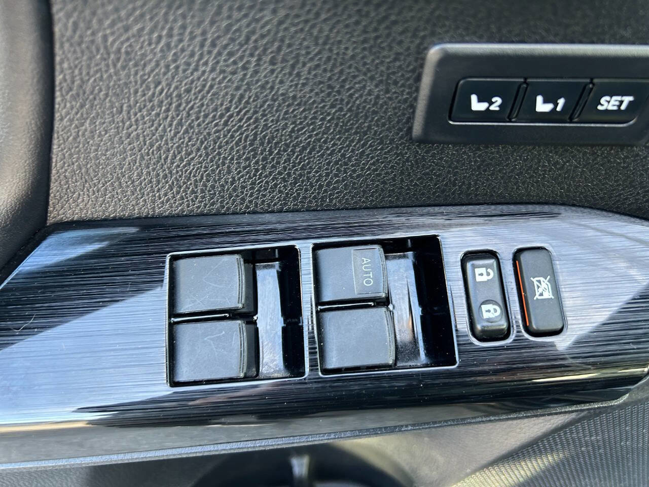 Used 2016 Toyota RAV4 Limited image 21