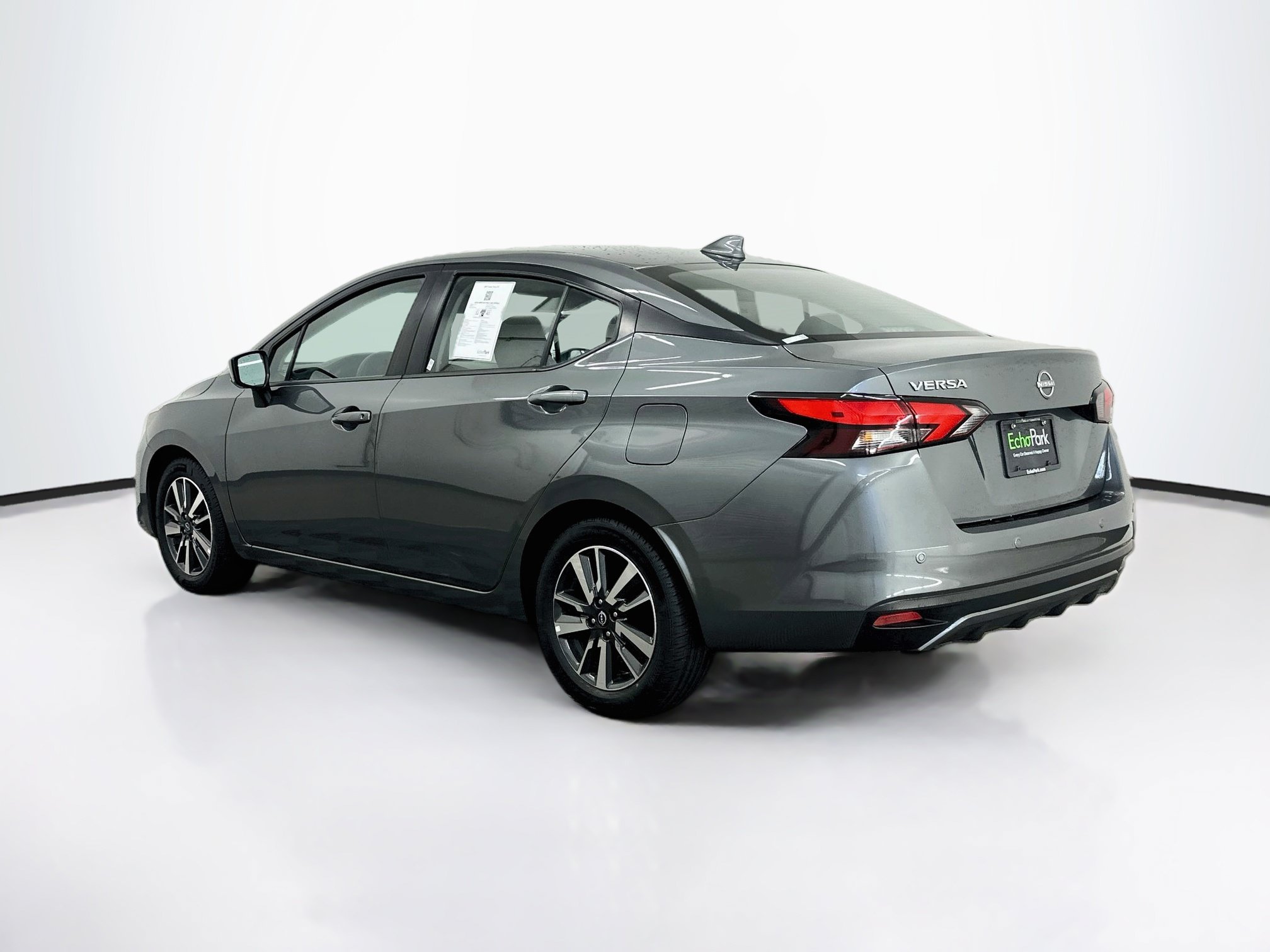 Used 2025 Nissan Versa SV FWD image 5