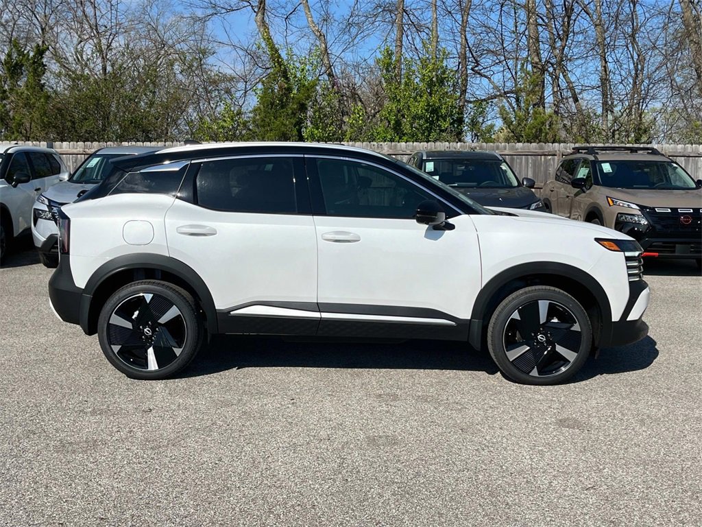 New 2025 Nissan Kicks SR image 3