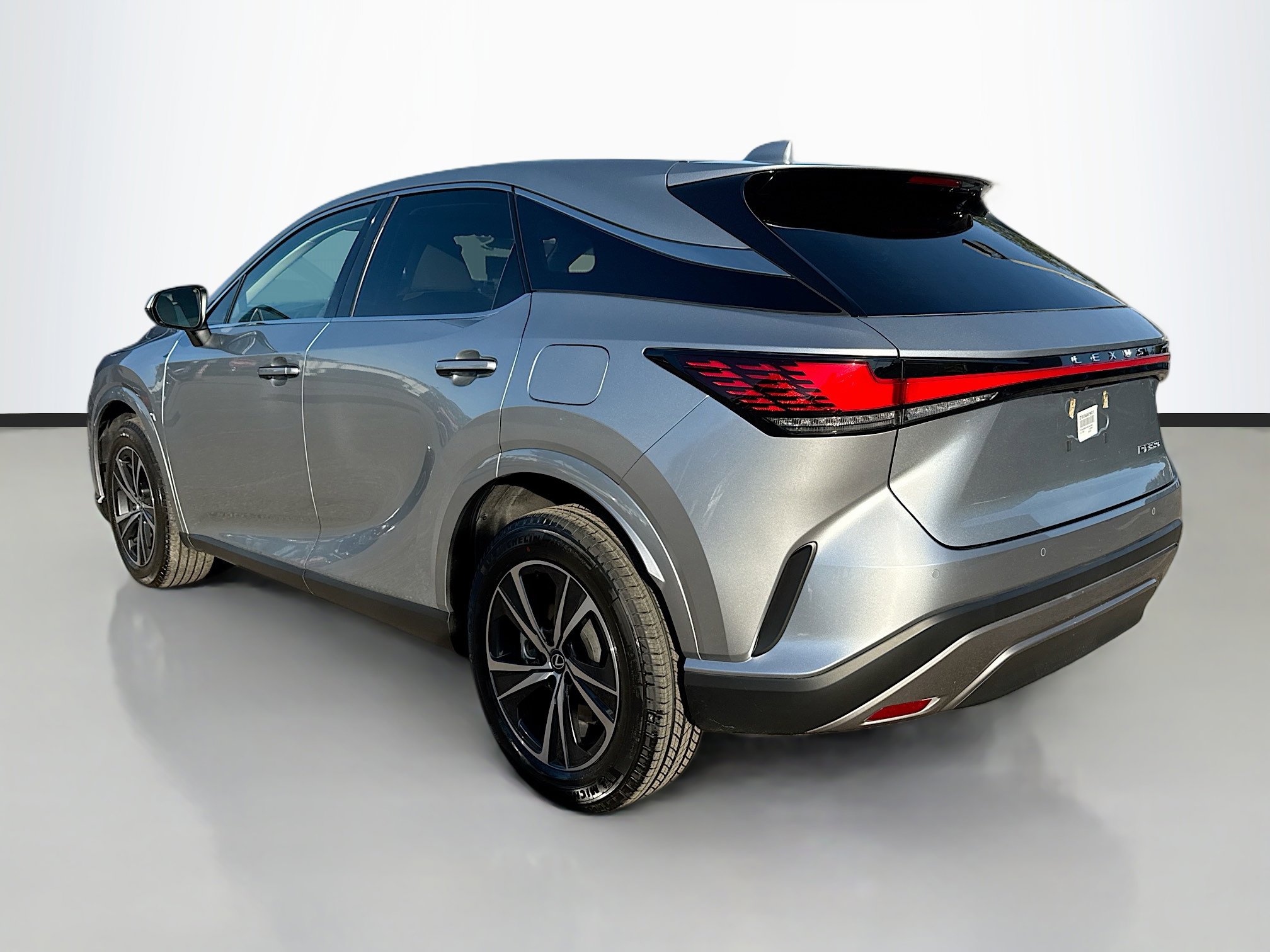 Used 2024 Lexus RX 350 FWD image 3