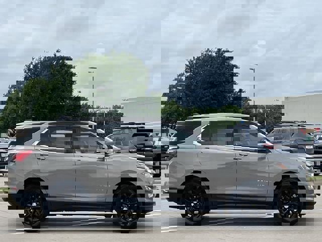 Used 2018 Chevrolet Equinox LT image 3