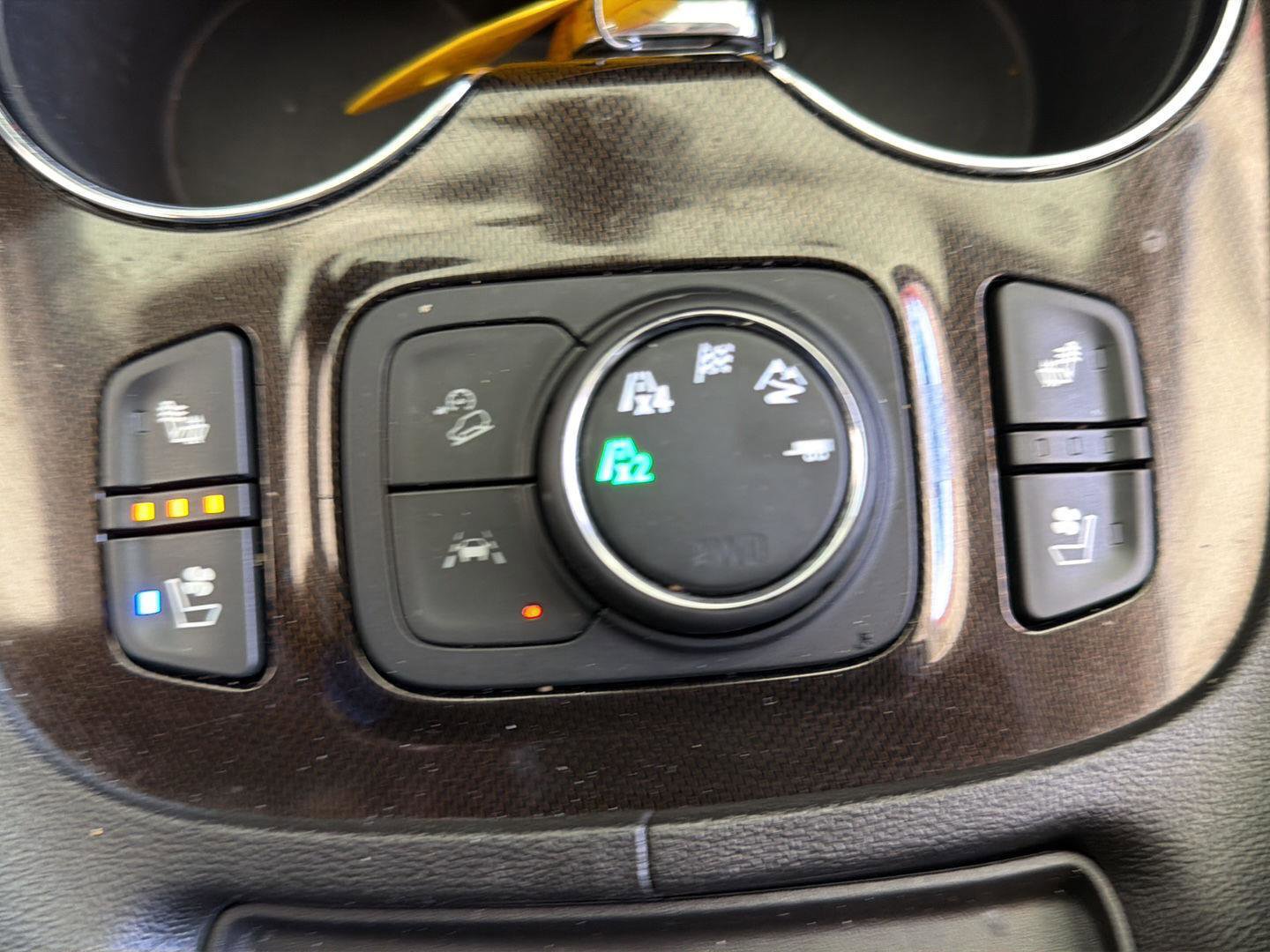 Used 2022 GMC Acadia AT4 w/ Preferred Package image 31