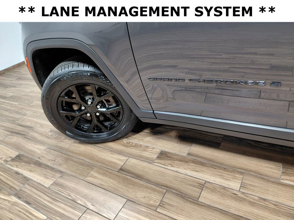 Used 2024 Jeep Grand Cherokee L Laredo AWD/4WD image 13