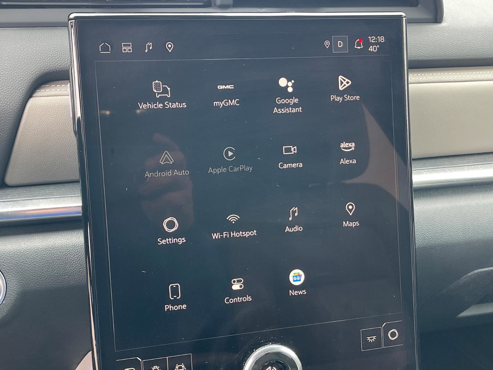 Used 2025 GMC Terrain Elevation w/ Black Edition image 10