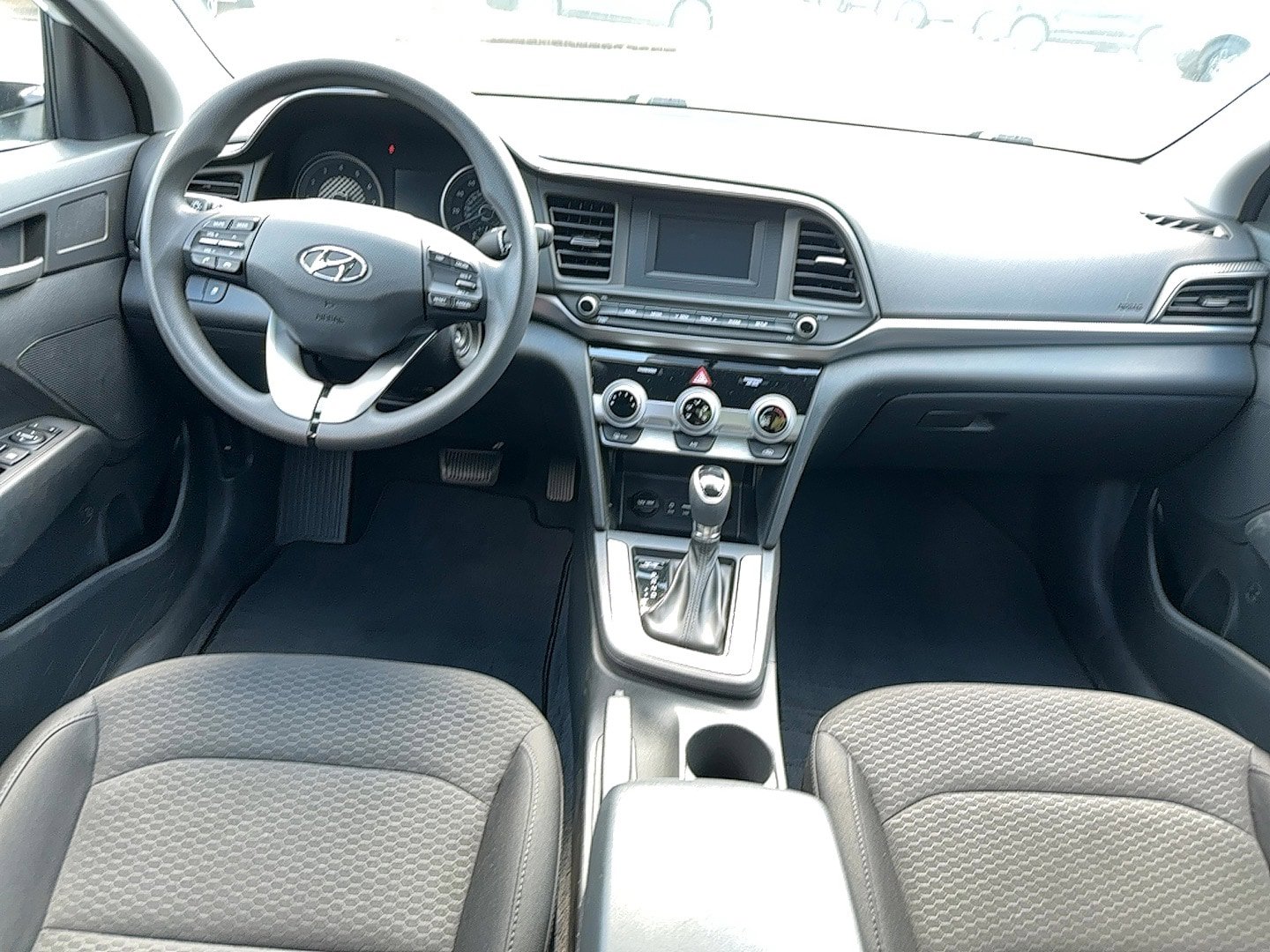 Used 2019 Hyundai Elantra SE w/ Cargo Package FWD image 10