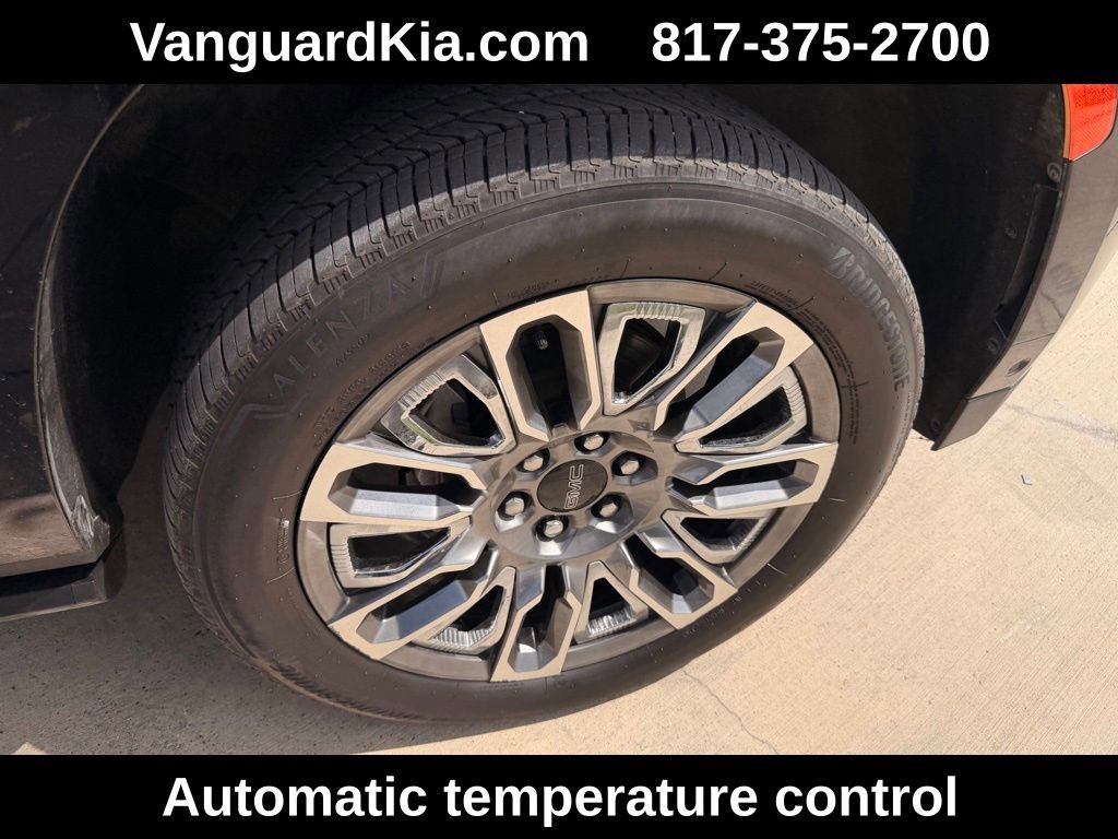 Used 2024 GMC Yukon XL Denali Ultimate image 11