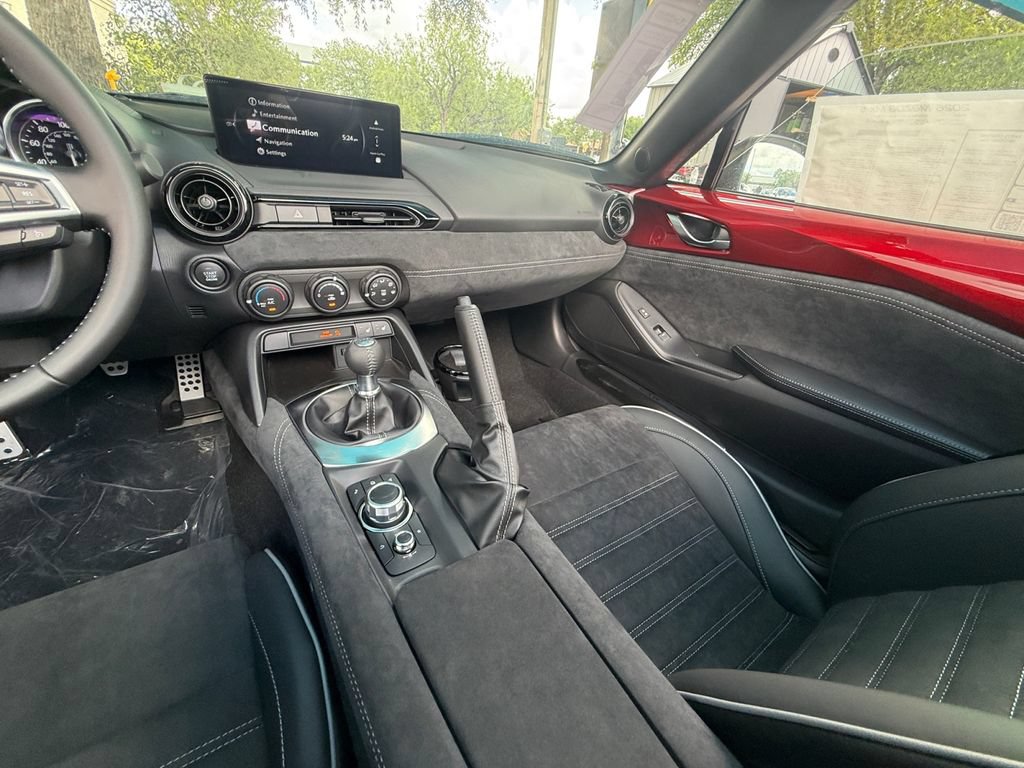 New 2026 MAZDA MX-5 Miata Club w/ Interior Package RWD image 15