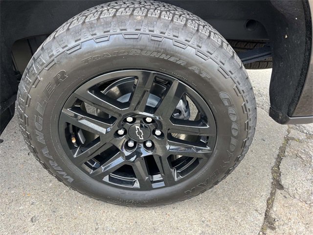 Used 2025 Chevrolet Silverado 1500 Custom w/ Turbomax Blackout Package image 11