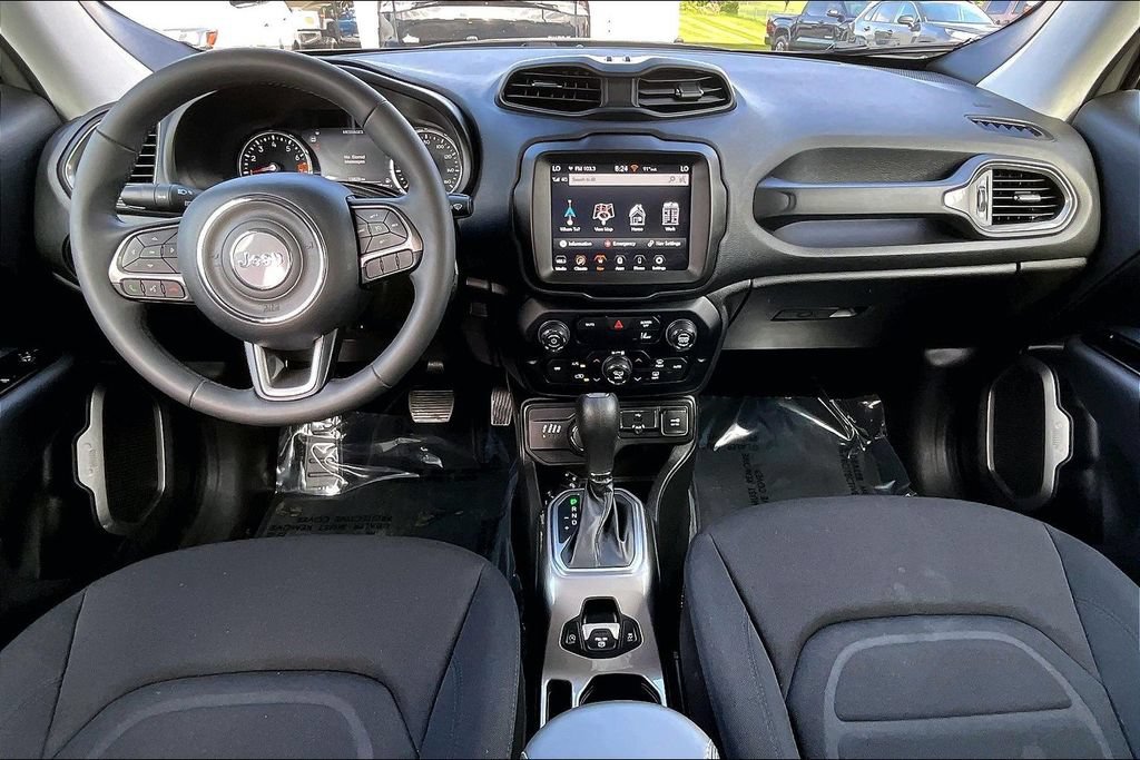 Used 2022 Jeep Renegade Latitude AWD/4WD image 9