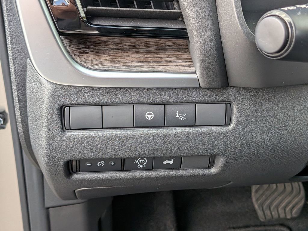 Used 2024 Nissan Rogue Platinum w/ Platinum Premium Package FWD image 18