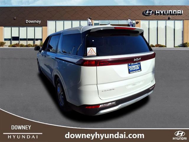 Used 2023 Kia Carnival LX image 6