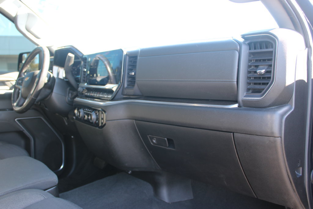 Used 2022 Chevrolet Silverado 1500 LT w/ Z71 Off-Road Package AWD/4WD image 32