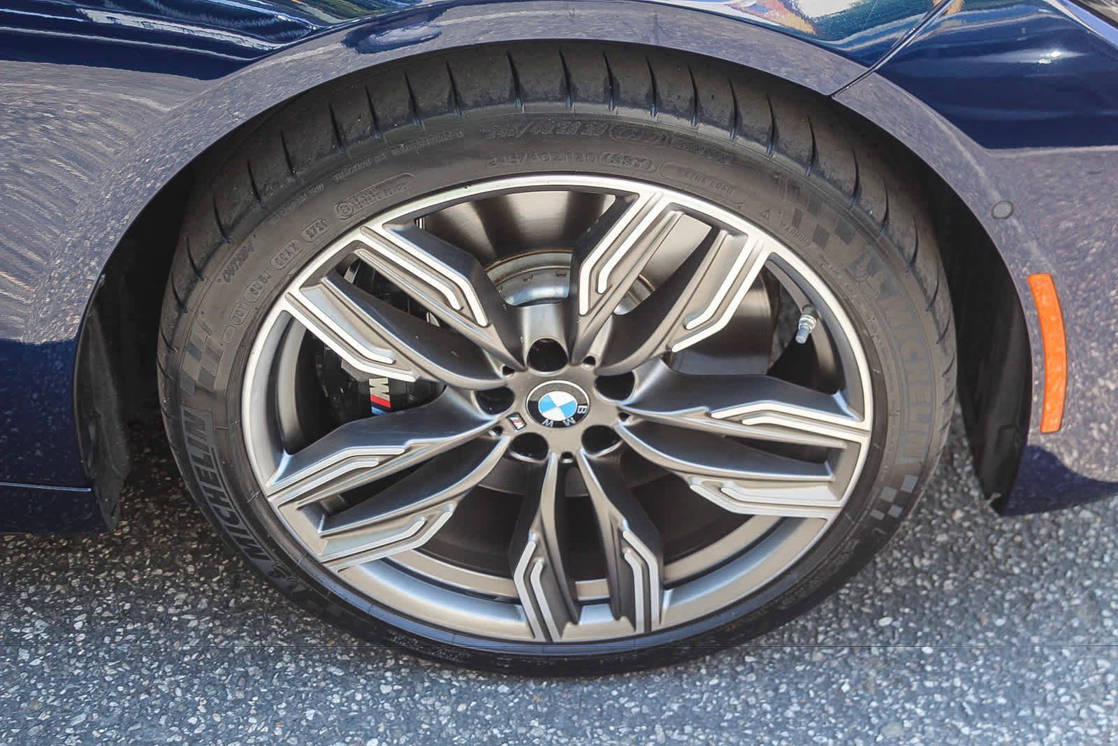 Used 2022 BMW M760i xDrive AWD/4WD image 9