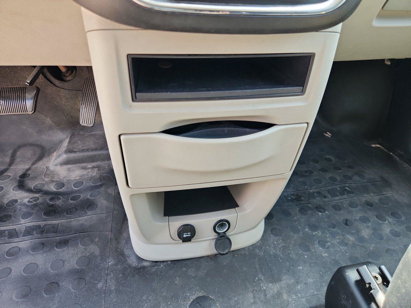 Used 2013 RAM C/V Tradesman FWD image 24
