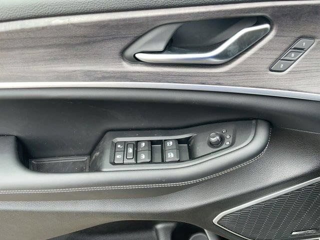 New 2023 Jeep Grand Cherokee L Limited w/ Luxury Tech Group II AWD/4WD image 11