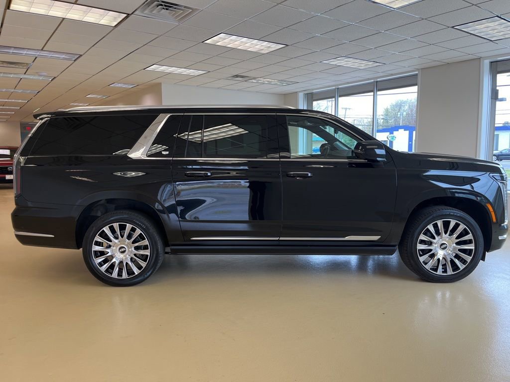 Certified 2025 Cadillac Escalade ESV Premium Luxury Platinum AWD/4WD image 6