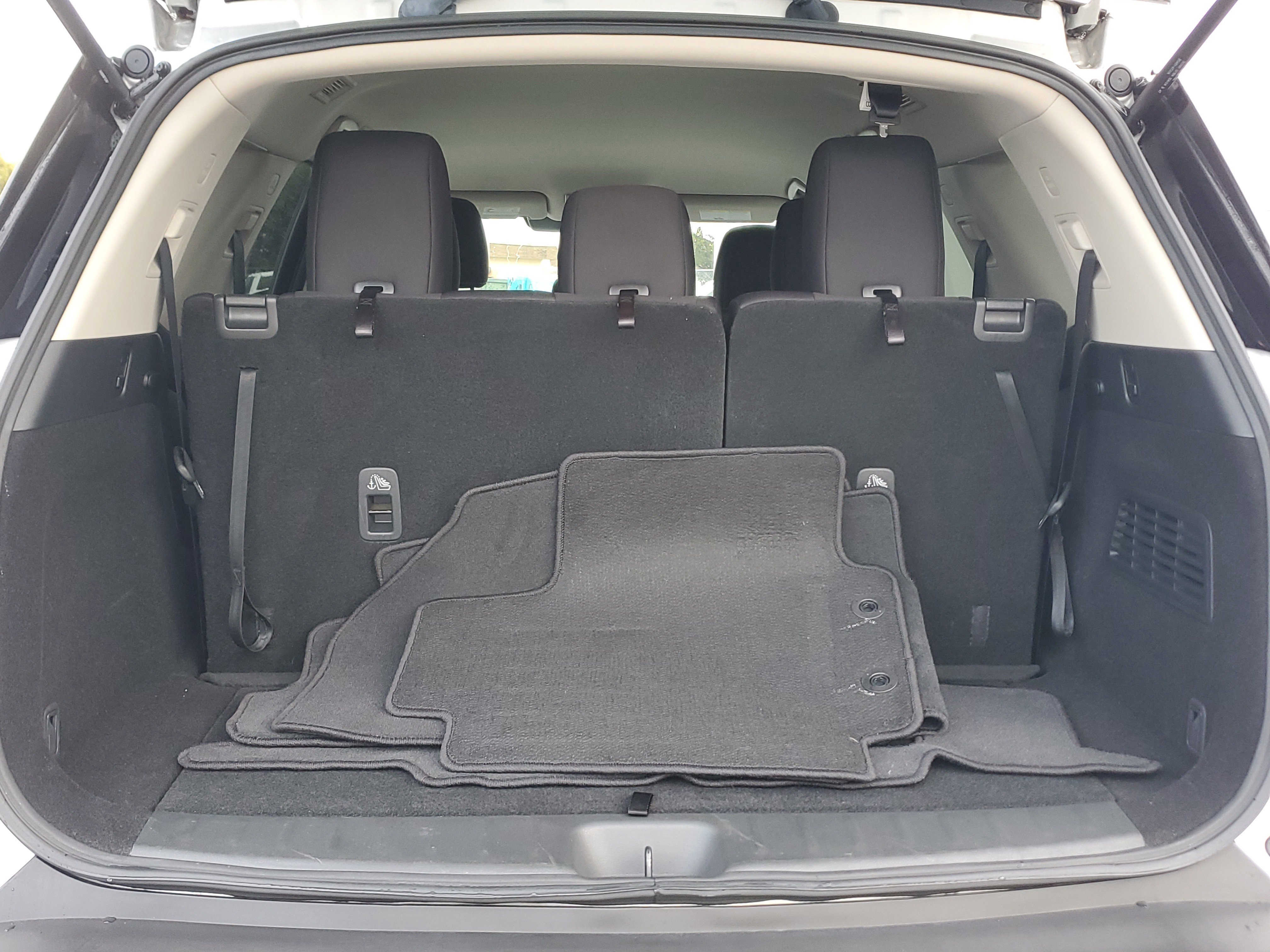 Used 2024 Nissan Pathfinder S image 11