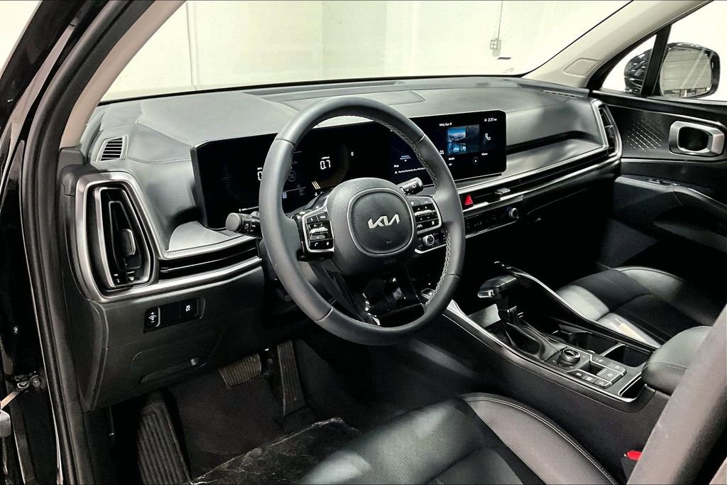Used 2024 Kia Sorento S w/ Panoramic Sunroof Package image 16
