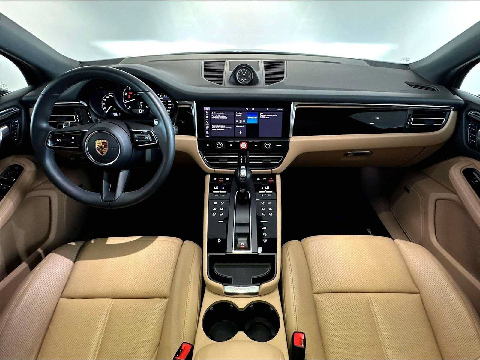 Used 2026 Porsche Macan AWD/4WD image 17