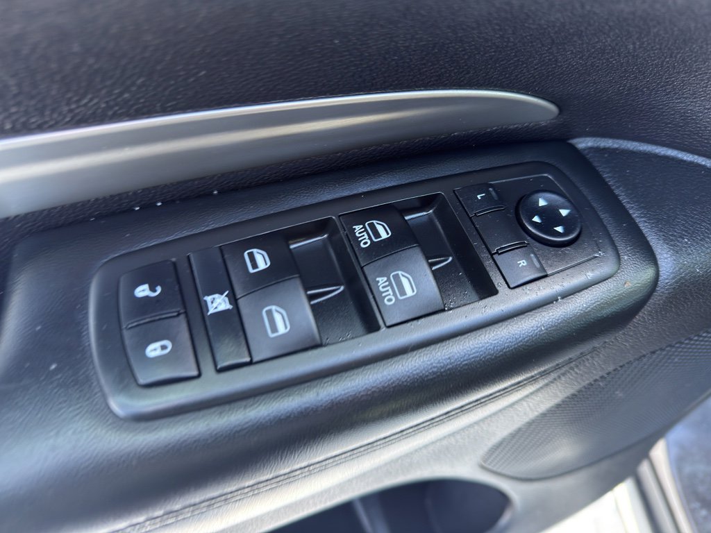 Used 2019 Dodge Durango SXT image 12