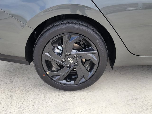 New 2026 Hyundai Elantra SEL Sport FWD image 4