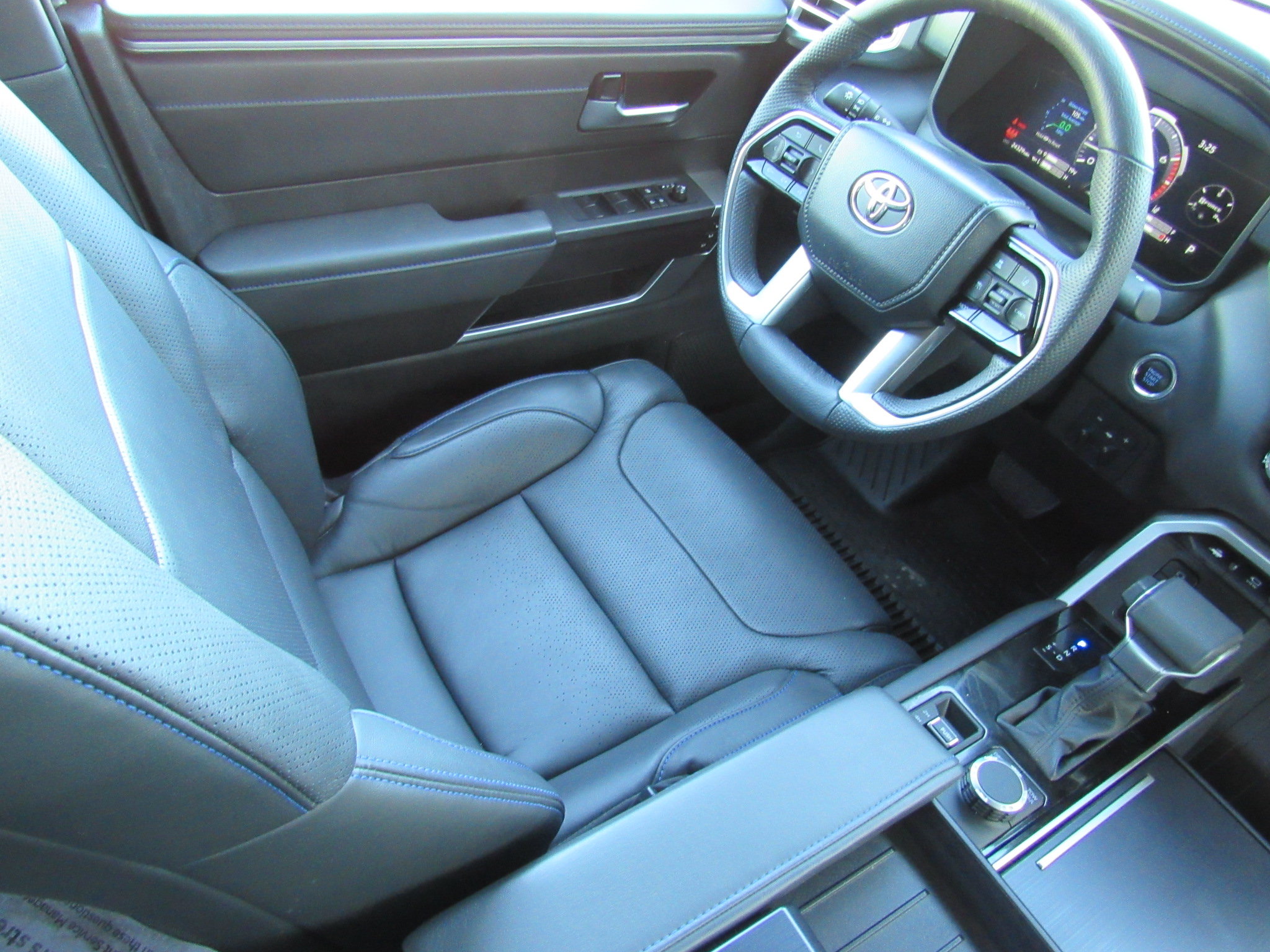 Used 2023 Toyota Tundra Platinum AWD/4WD image 34