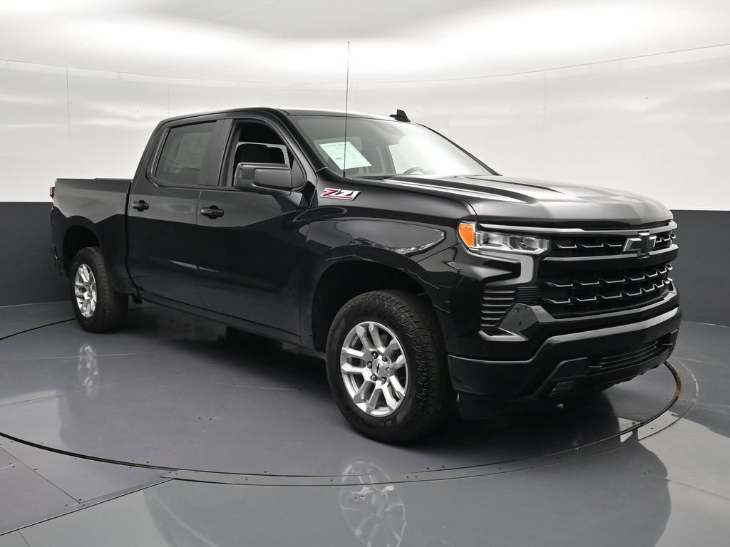 Used 2024 Chevrolet Silverado 1500 RST w/ Z71 Off-Road Package AWD/4WD image 5