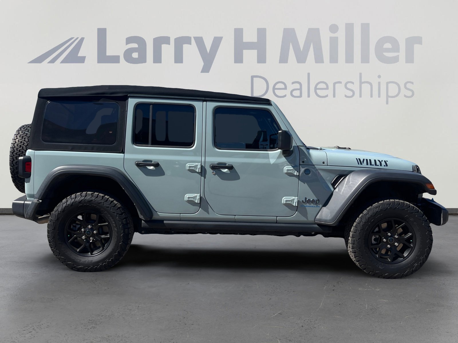 Used 2024 Jeep Wrangler Willys image 6