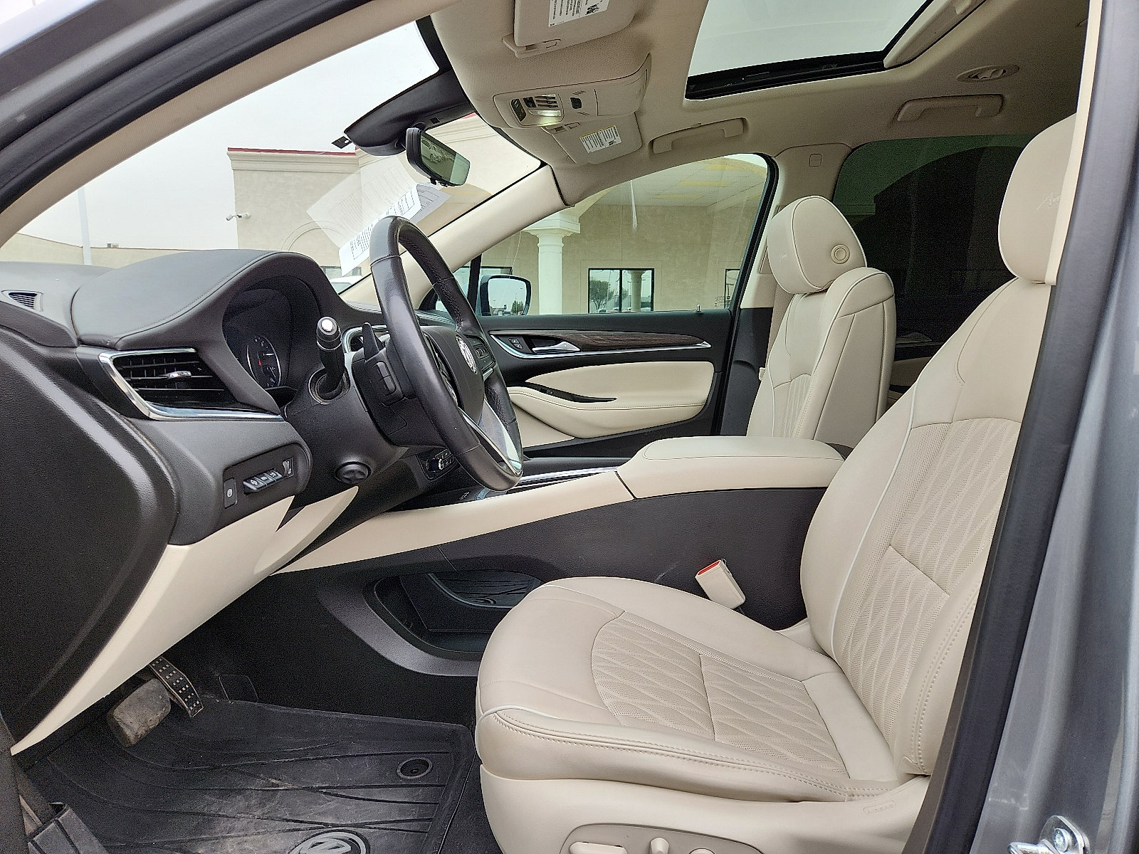 Used 2023 Buick Enclave Avenir w/ Avenir Technology Package AWD/4WD image 11