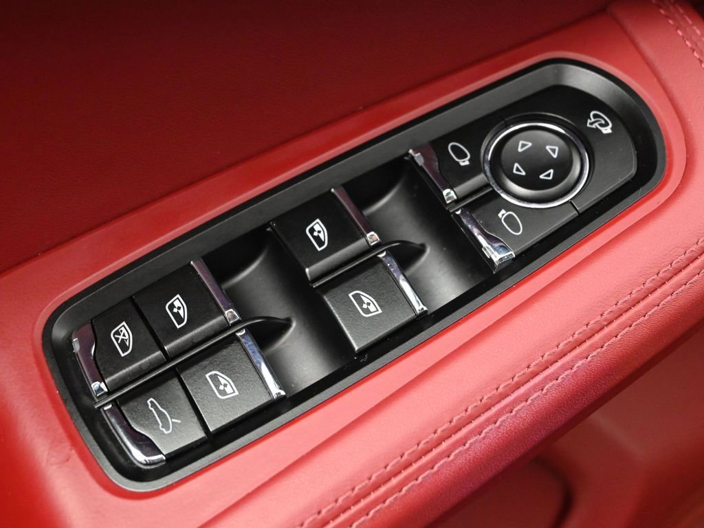 Certified 2023 Porsche Macan GTS image 19