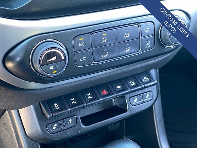Used 2022 Chevrolet Colorado ZR2 w/ ZR2 Midnight Special Edition AWD/4WD image 28