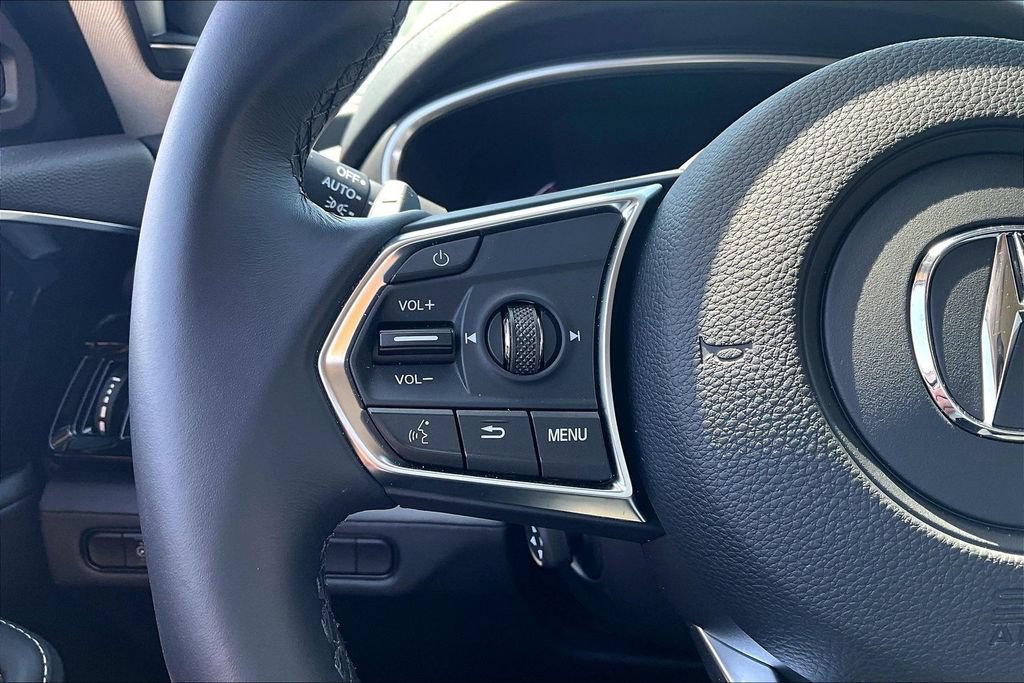 Certified 2026 Acura MDX w/ Technology Package FWD image 23