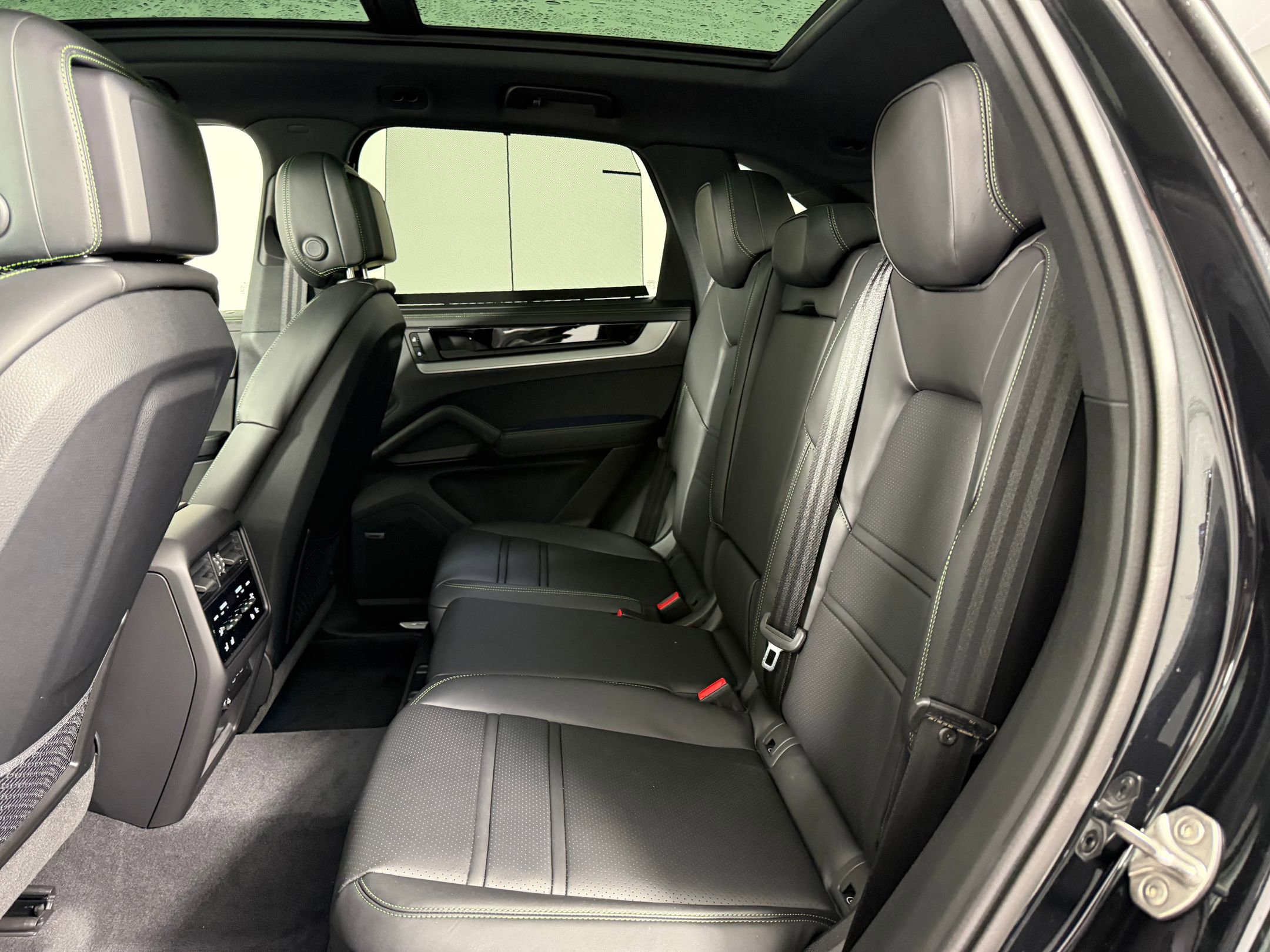 New 2026 Porsche Cayenne S image 18