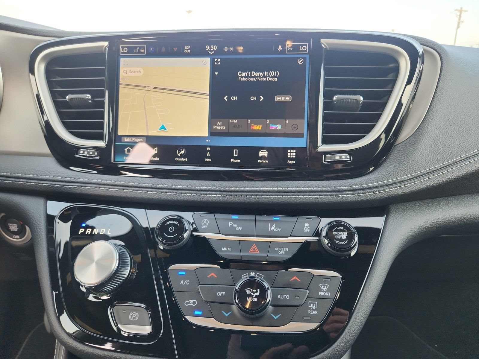 New 2027 Chrysler Pacifica Limited FWD image 14