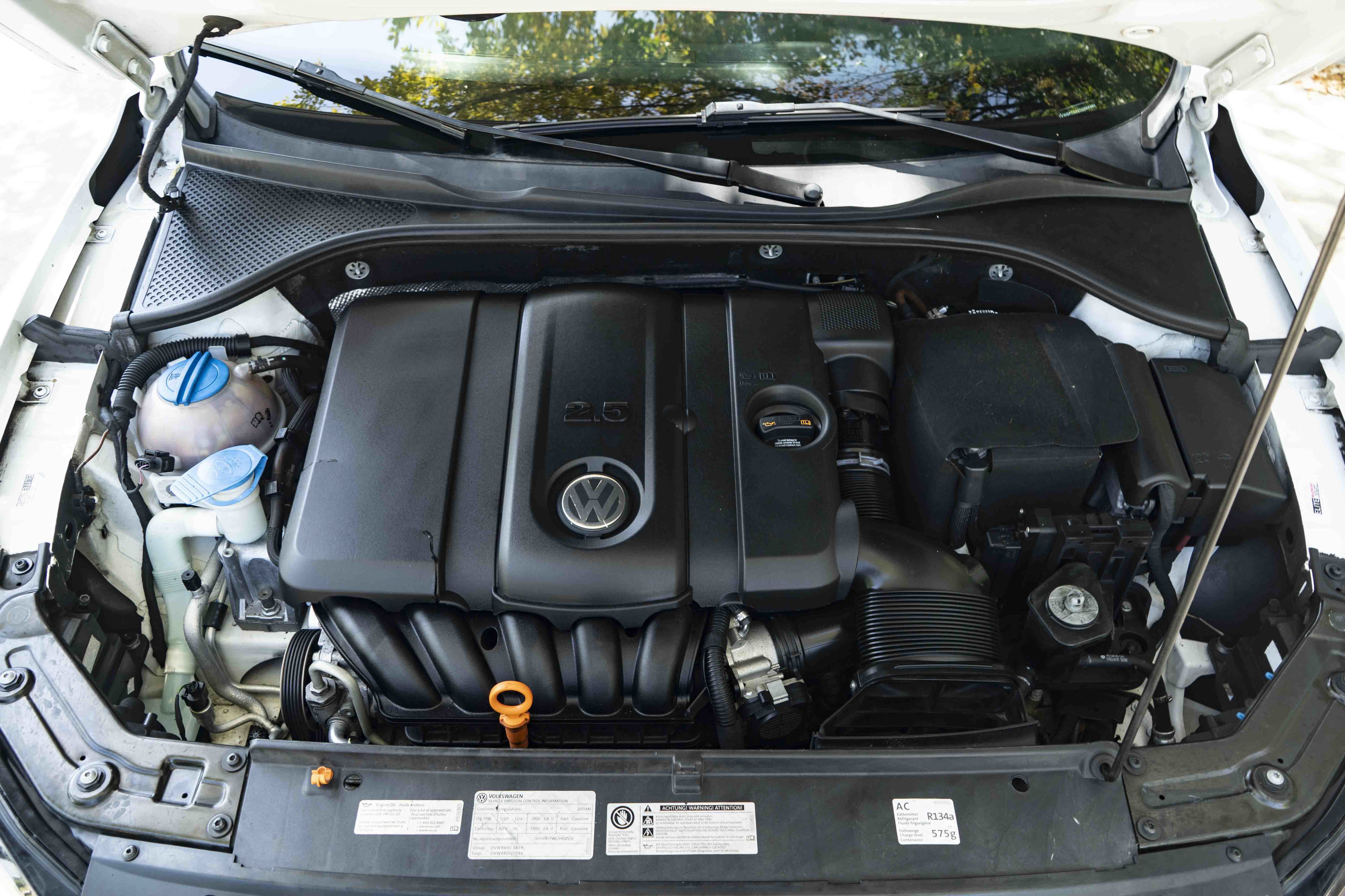 Used 2013 Volkswagen Passat 2.5 SE FWD image 42