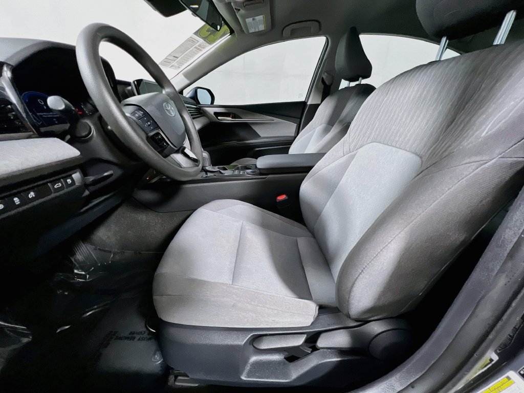 Used 2025 Toyota Camry LE FWD image 12