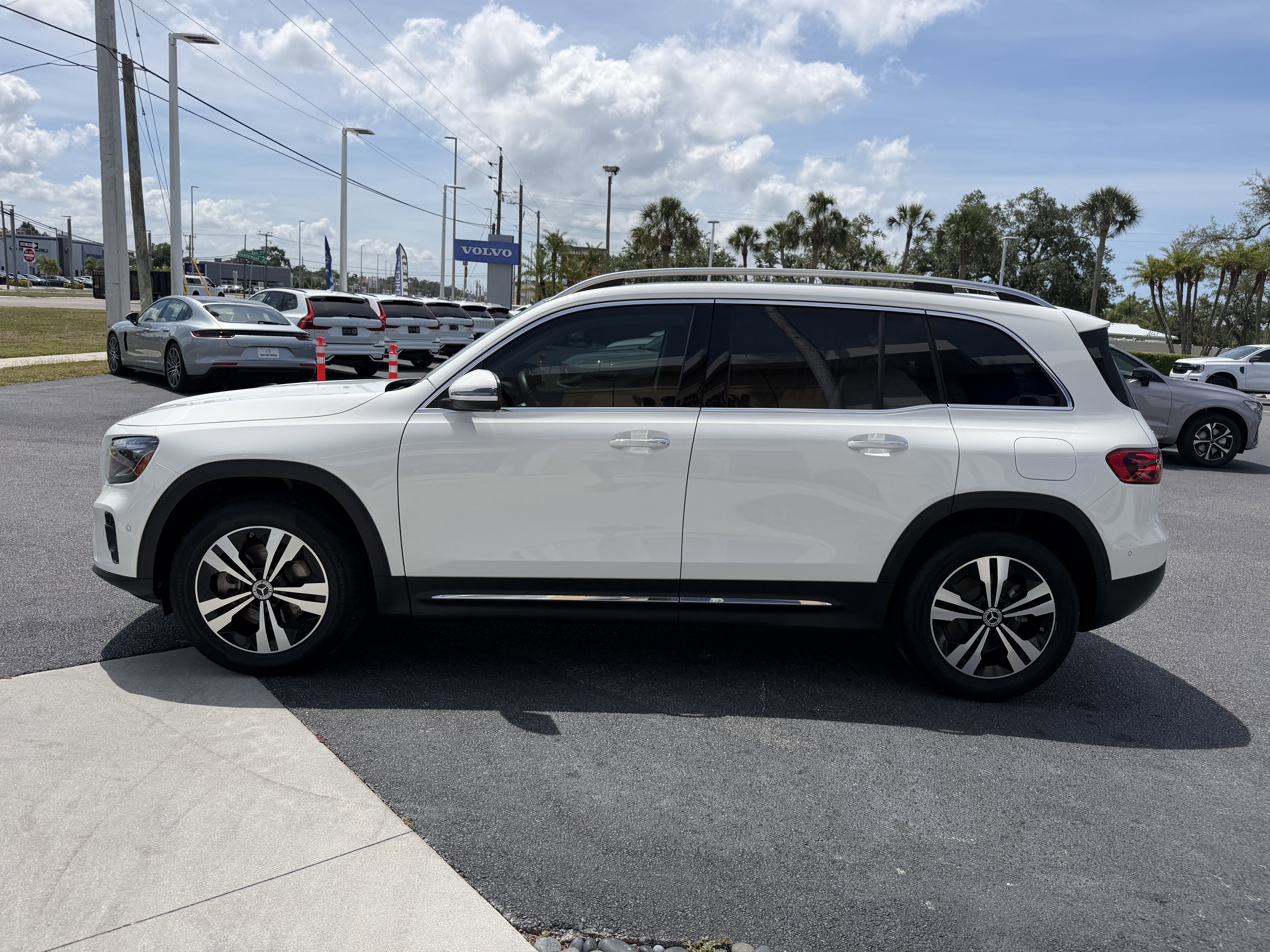 Used 2025 Mercedes-Benz GLB 250 image 6