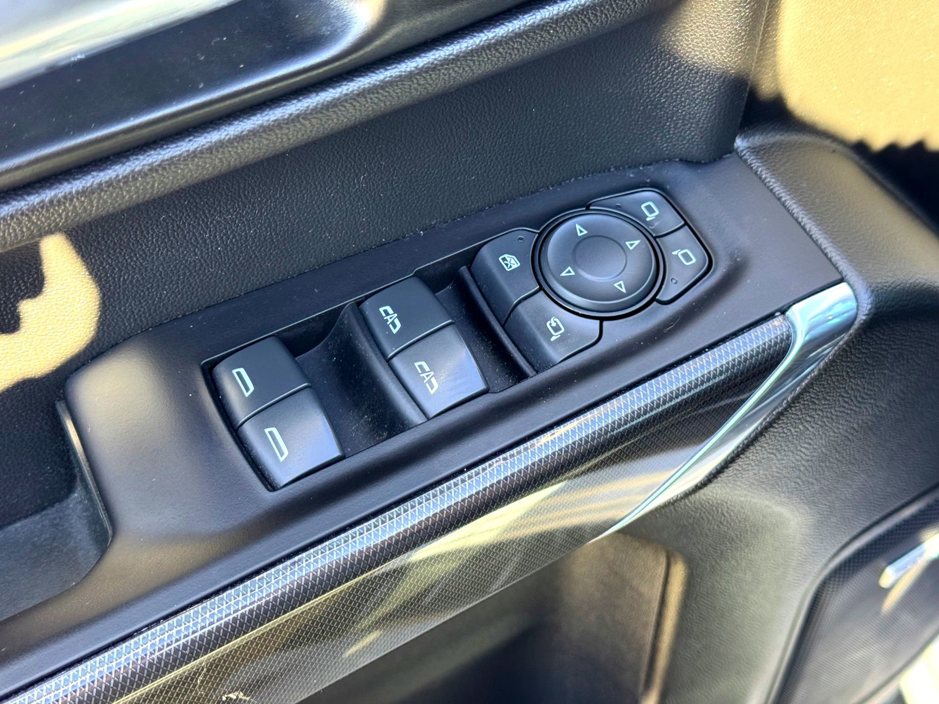 Used 2022 GMC Sierra 1500 AT4 w/ AT4 Premium Package image 17