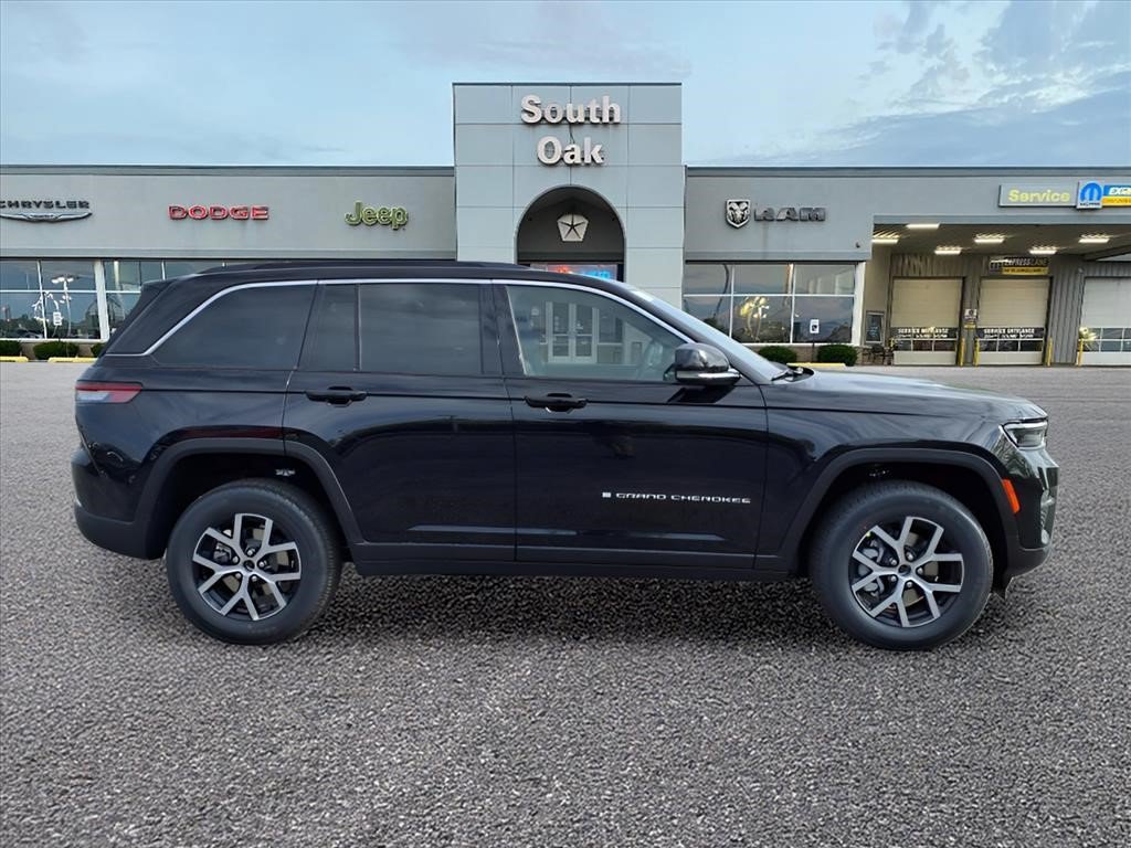 Certified 2025 Jeep Grand Cherokee Limited AWD/4WD image 2