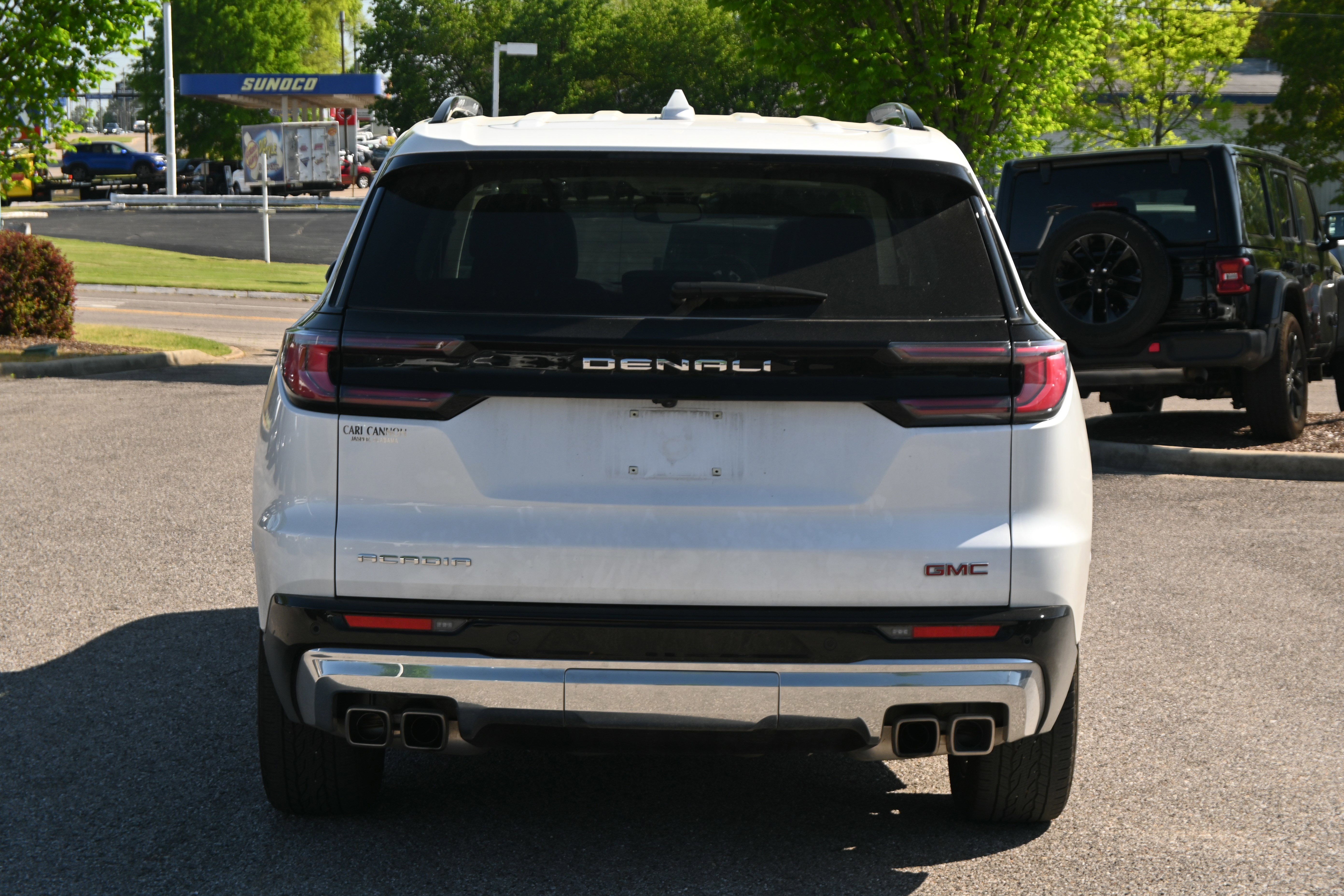 Used 2024 GMC Acadia Denali image 14
