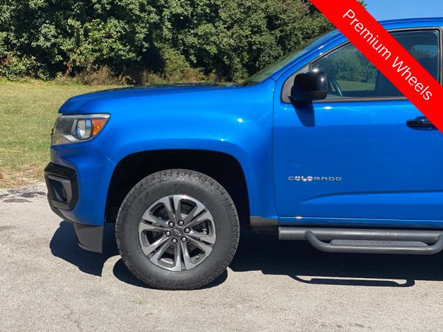 Used 2021 Chevrolet Colorado Z71 w/ Safety Package AWD/4WD image 9