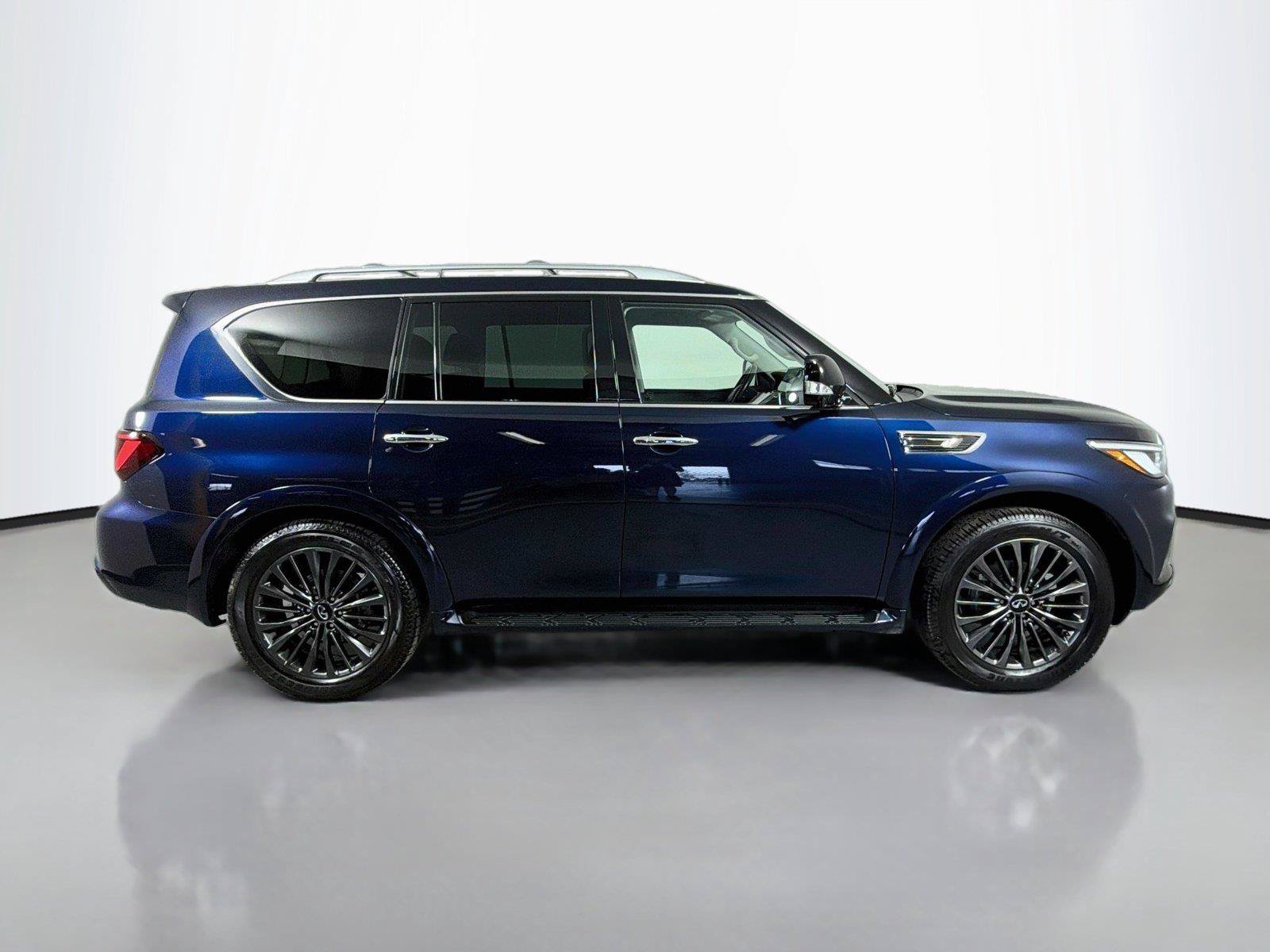 Used 2024 INFINITI QX80 Premium Select w/ Cargo Package AWD/4WD image 4
