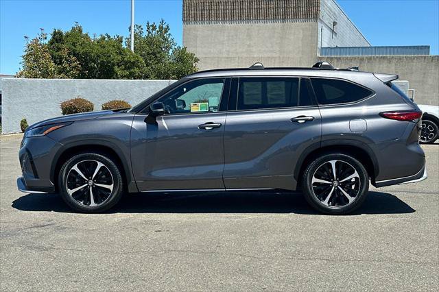 Certified 2021 Toyota Highlander XSE FWD image 9