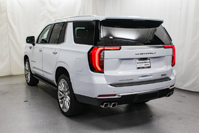 New 2026 GMC Yukon Denali w/ Denali Reserve Package AWD/4WD image 6
