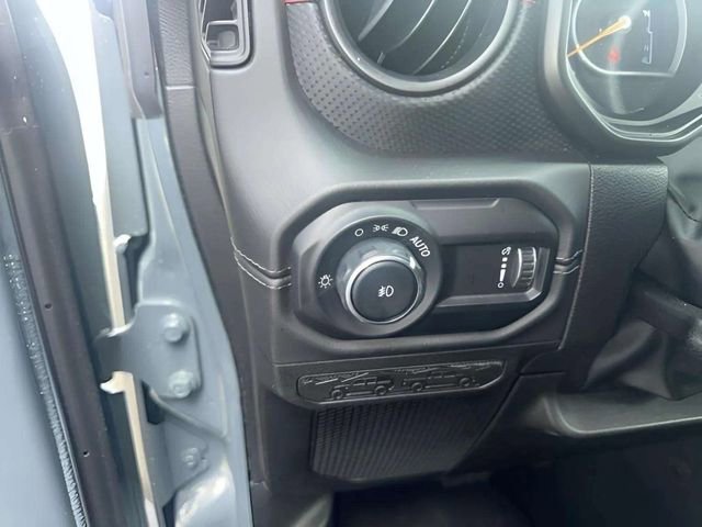 Used 2025 Jeep Wrangler Unlimited Rubicon image 9