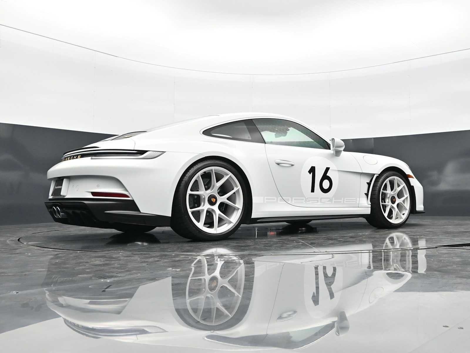 Certified 2024 Porsche 911 GT3 RS RWD image 50
