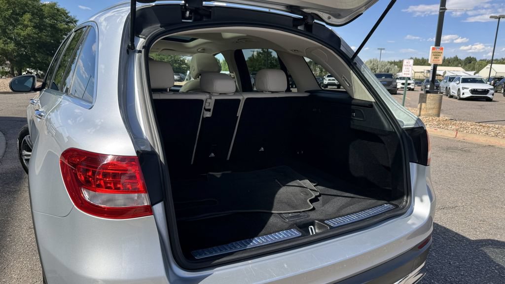 Used 2019 Mercedes-Benz GLC 300 4MATIC image 12