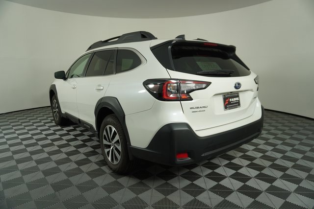 Used 2025 Subaru Outback Premium image 5