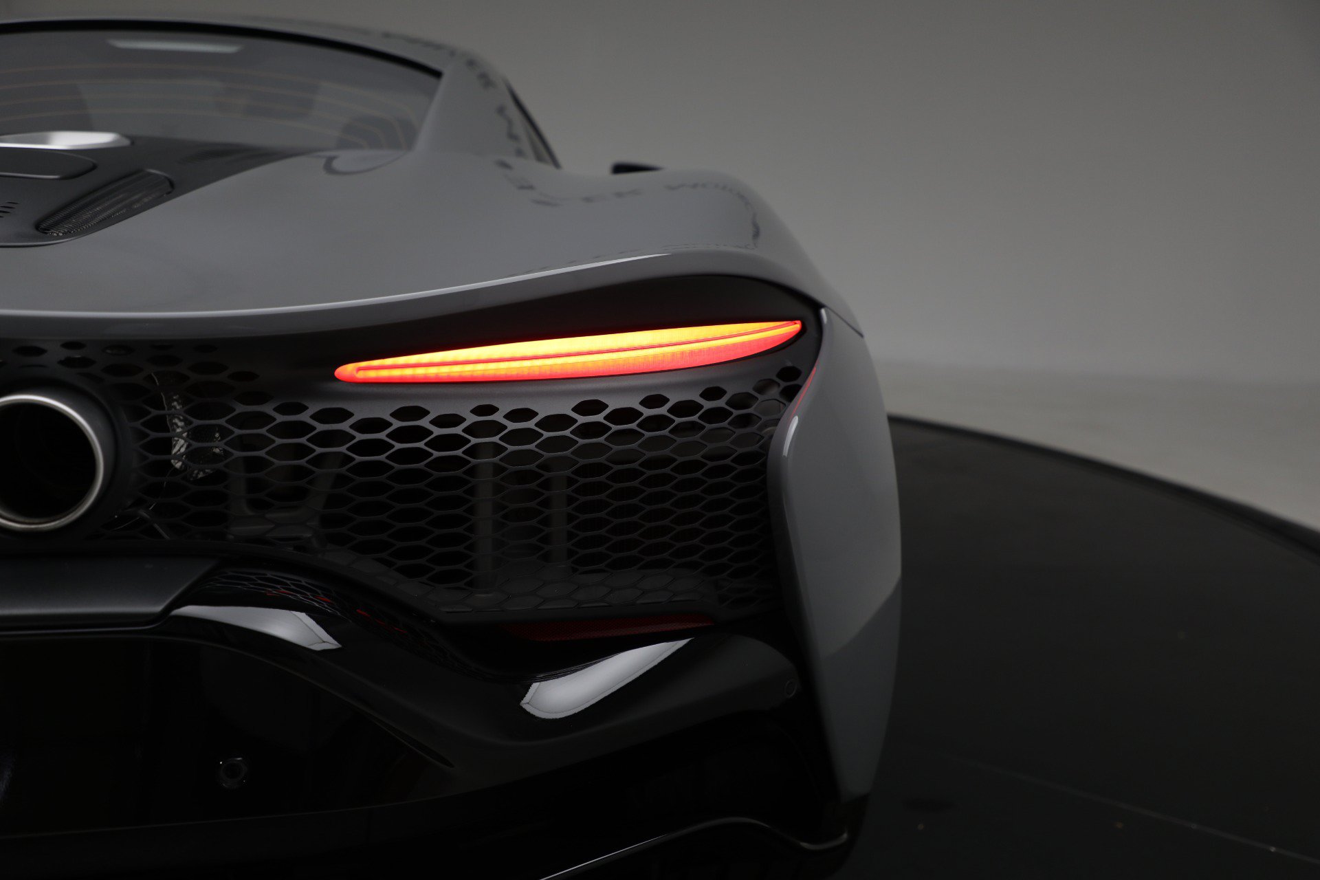 Used 2023 McLaren Artura RWD image 36